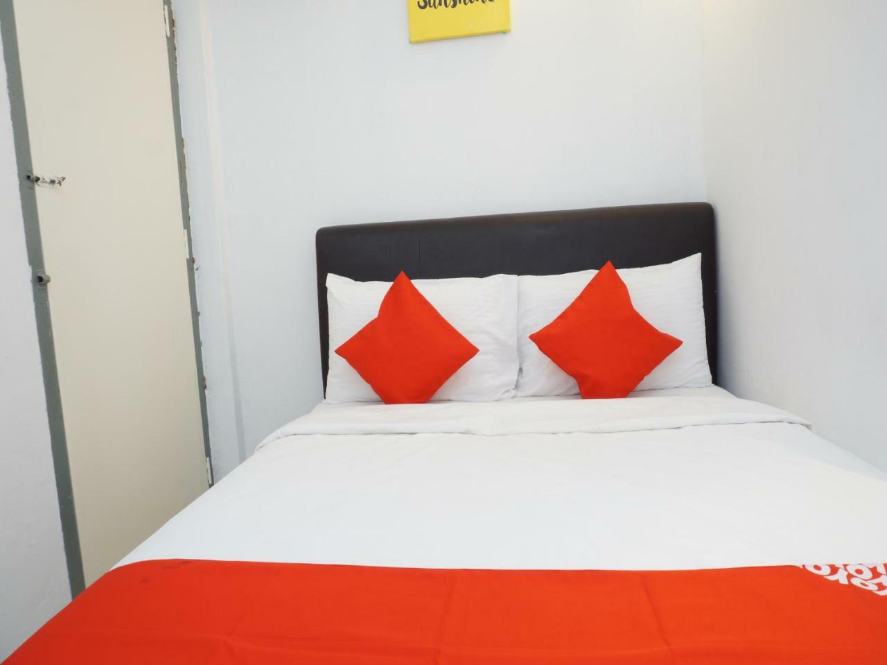 Oyo 90121 Summer House Bed & Cafe Kuala Lumpur Luaran gambar