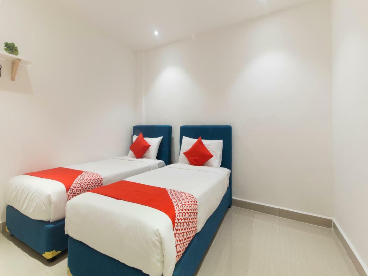 Oyo 90121 Summer House Bed & Cafe Kuala Lumpur Luaran gambar