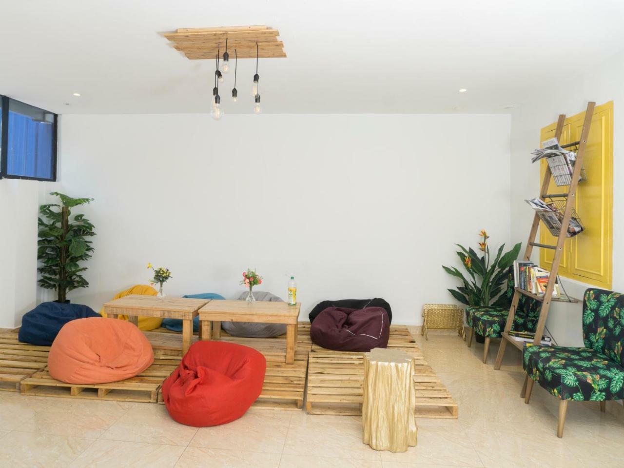 Oyo 90121 Summer House Bed & Cafe Kuala Lumpur Luaran gambar