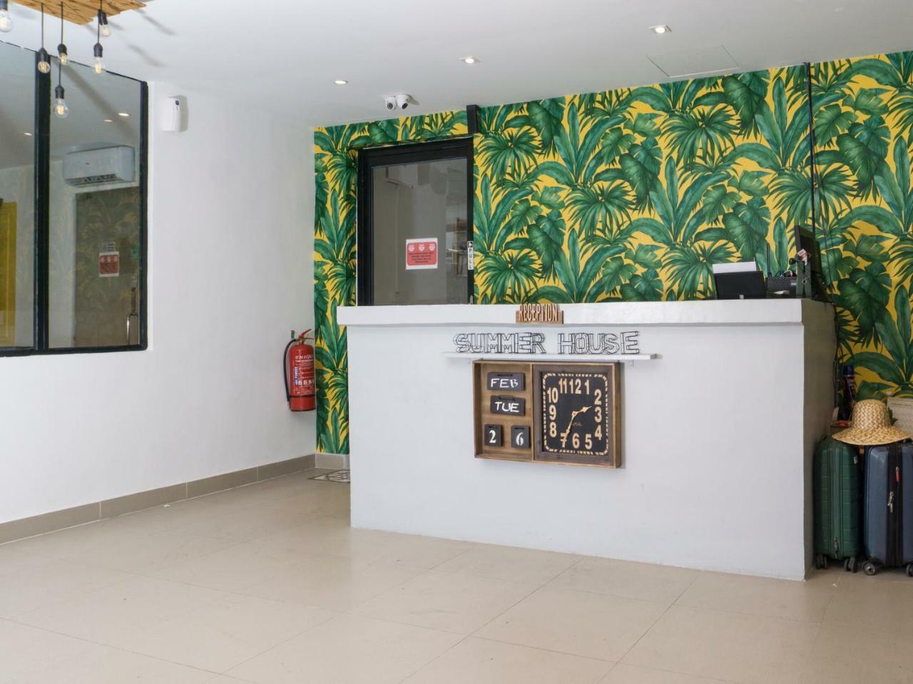 Oyo 90121 Summer House Bed & Cafe Kuala Lumpur Luaran gambar